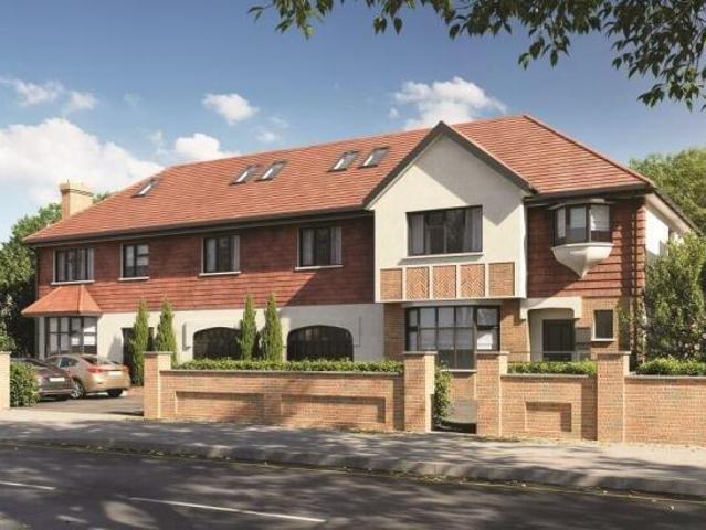 Green Street, Sunbury on Thames. 1 bed apartment to rent £1,550 pcm £358 pw