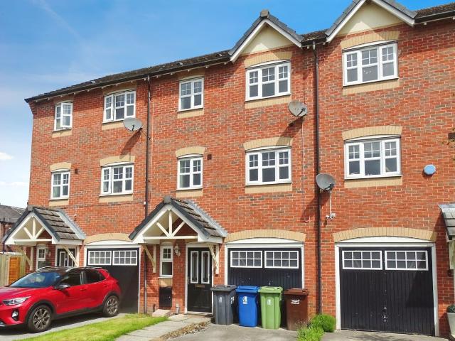 Greenoaks Close, Abram WN2, 4 bed town house to rent, £1,125 pcm | PrimeLocation