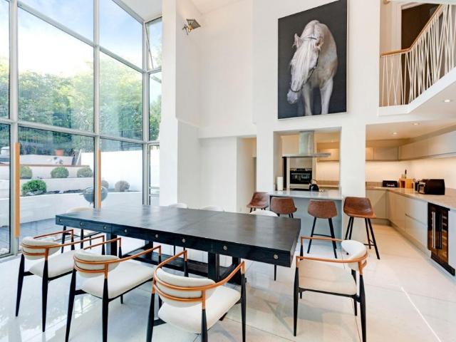 Greenaway Gardens, Hampstead, NW3 5 bed semi detached house to rent £9,750 pcm £2,250 pw
