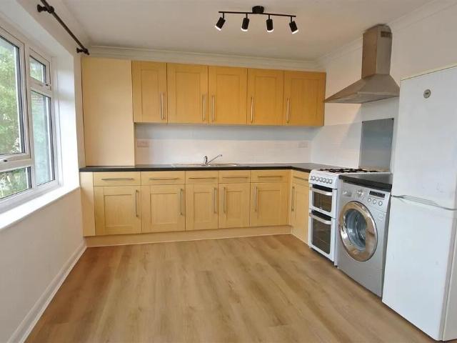 Greenacre Court, Englefield Green, Egham TW20, 2 bed flat to rent, £1,600 pcm | PrimeLocation
