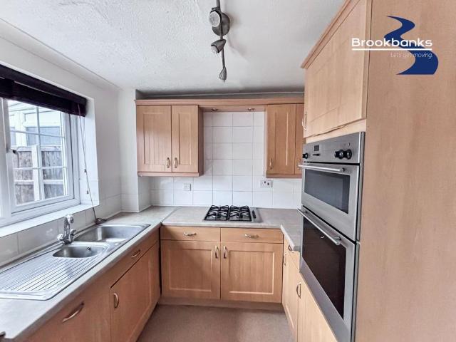 Greenacre Close, Swanley, BR8 2 bed terraced house to rent £1,500 pcm £346 pw