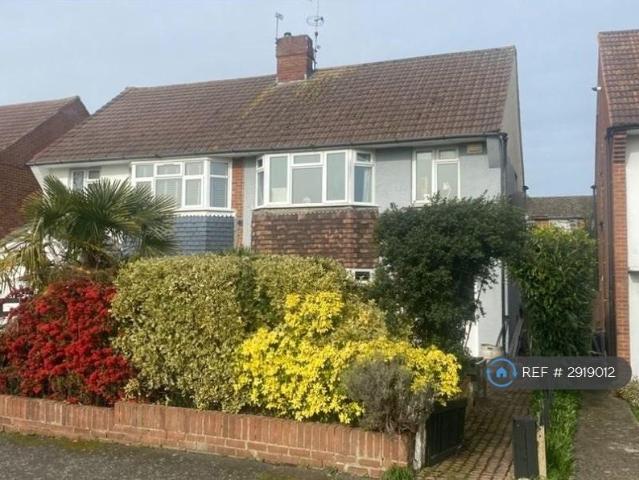 Greenacre, Windsor, SL4 1 bed in a house share to rent £750 pcm £173 pw