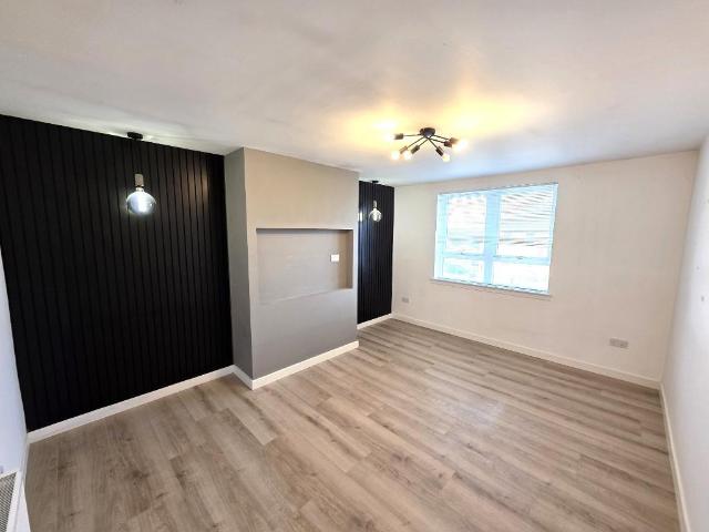 Greenburn Drive, Stoneywood. 3 bed flat to rent £900 pcm £208 pw