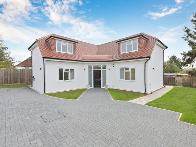 Greenbury Close, Chorleywood, Rickmansworth, Hertfordshire WD3, 4 bed detached house to rent, £4,000 pcm | PrimeLocation