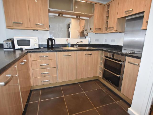 Greenbank Court, Lanadron Close, Isleworth TW7, 2 bed property to rent, £1,800 pcm | PrimeLocation