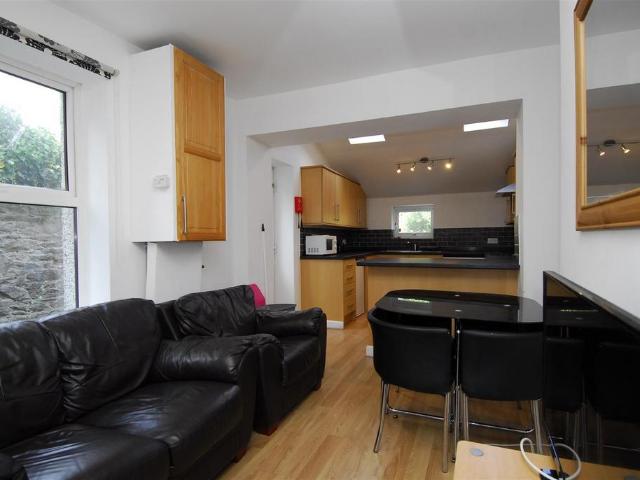 Greenbank, Plymouth PL4 5 bed house to rent £3,402 pcm £785 pw