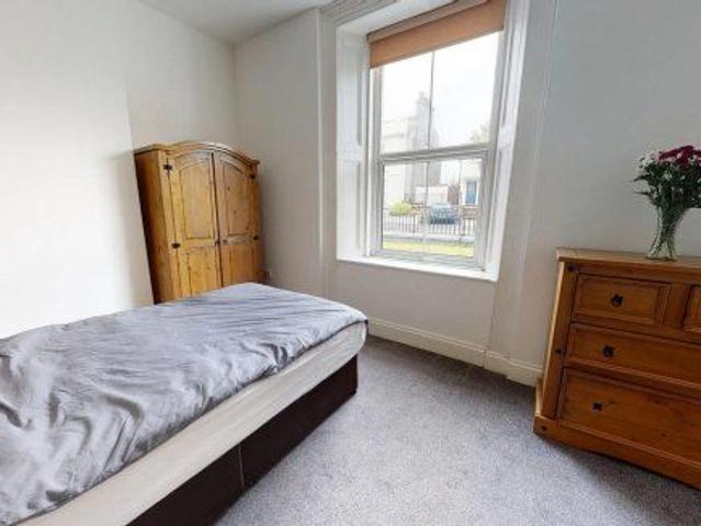 Greenbank Terrace, Plymouth, Plymouth PL4, 5 bed flat to rent, £607 pppm | PrimeLocation