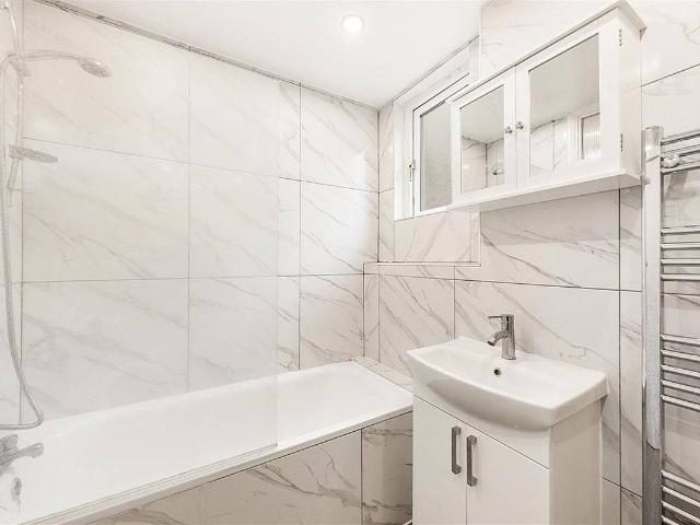 Greencoat Place, Westminster, London SW1P, 2 bed flat to rent, £4,000 pcm | PrimeLocation