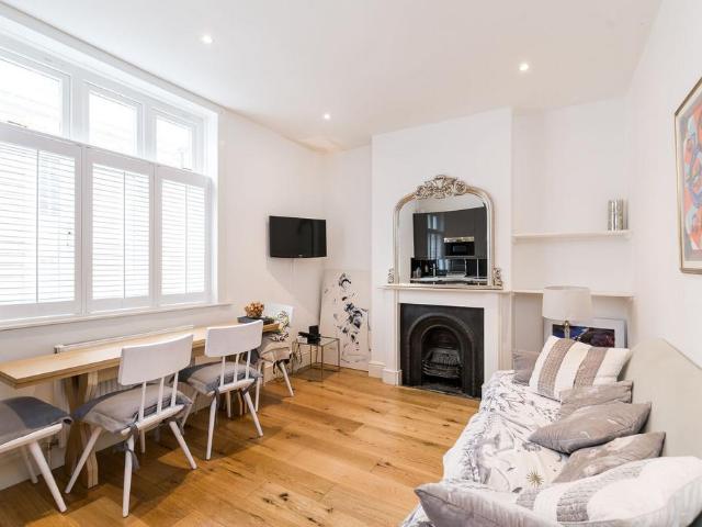 Greencoat Place, Westminster, London. 2 bed flat to rent £2,925 pcm £675 pw