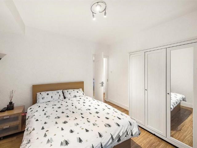 Greencoat Place, Westminster, London. 2 bed flat to rent £3,000 pcm £692 pw