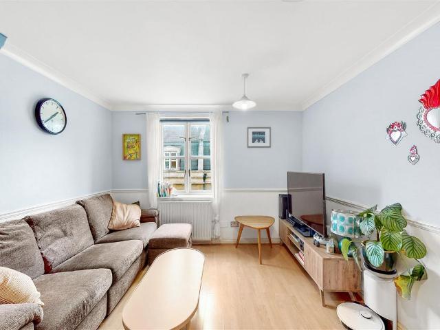 Greencourt House, Mile End Road, Stepney Green E1, 1 bed flat to rent, £1,800 pcm | PrimeLocation