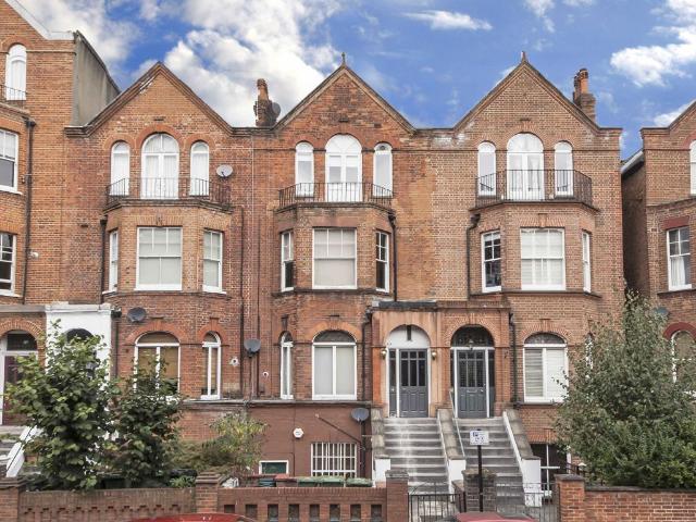 Greencroft Gardens, South Hampstead NW6, 2 bed flat to rent, £2,250 pcm | PrimeLocation