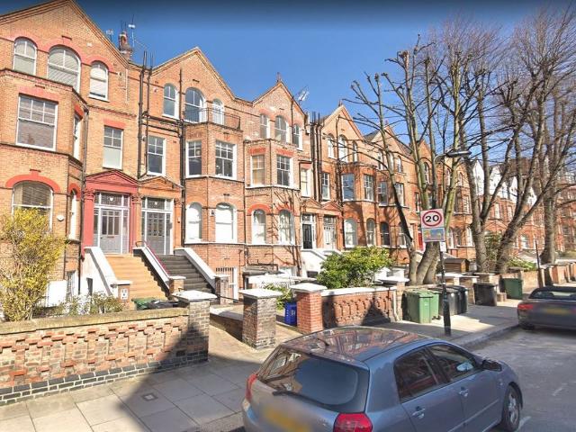 Greencroft Gardens, South Hampstead NW6, 2 bed flat to rent, £2,300 pcm | PrimeLocation