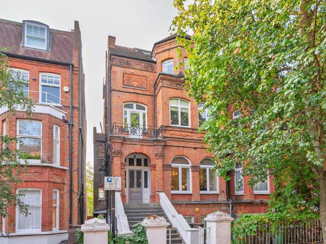 Greencroft Gardens, South Hampstead. 3 bed flat to rent £4,767 pcm £1,100 pw