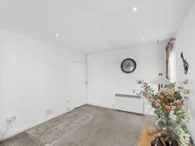 Greendykes Road, Dundee DD4 1 bed flat to rent £650 pcm £150 pw
