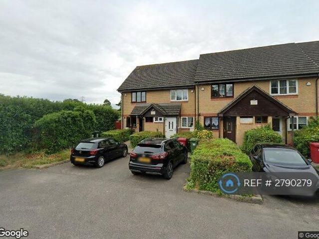 Greendale Mews, Slough, SL2 3 bed end of terrace house to rent £2,250 pcm £519 pw