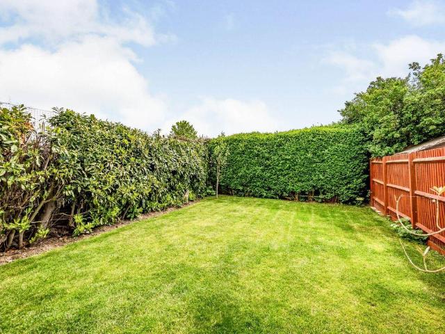 Greendale Mews, St. Pauls Avenue, SL2 3 bed end of terrace house to rent £2,250 pcm £519 pw