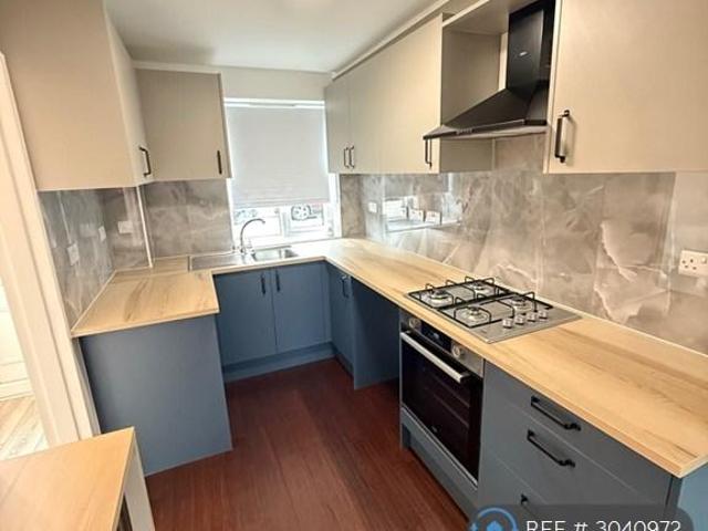 Greenfield Avenue, Northampton, NN3 3 bed terraced house to rent £1,250 pcm £288 pw