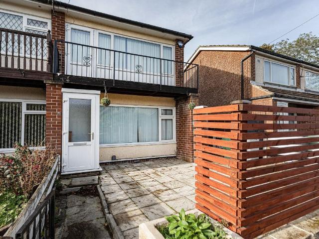 Greenfield Avenue, Oakes, Huddersfield HD3, 2 bed end terrace house to rent, £850 pcm | PrimeLocation