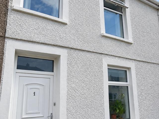Greenfield Place, Llandeilo SA19 3 bed terraced house to rent £875 pcm £202 pw