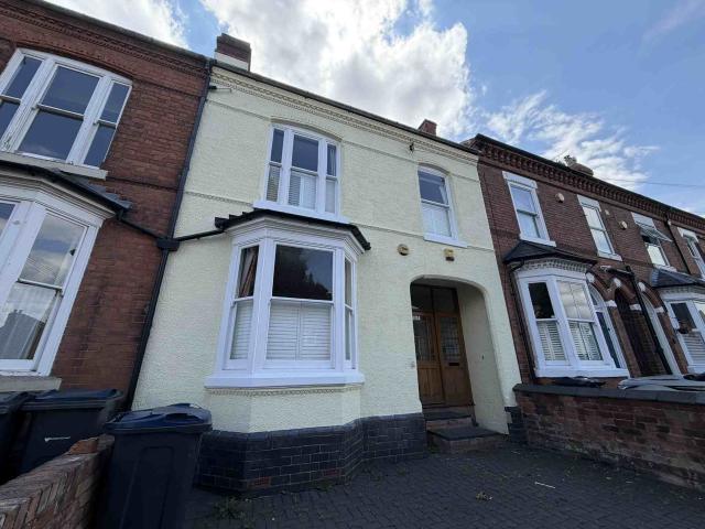 Greenfield Road £2,400pm