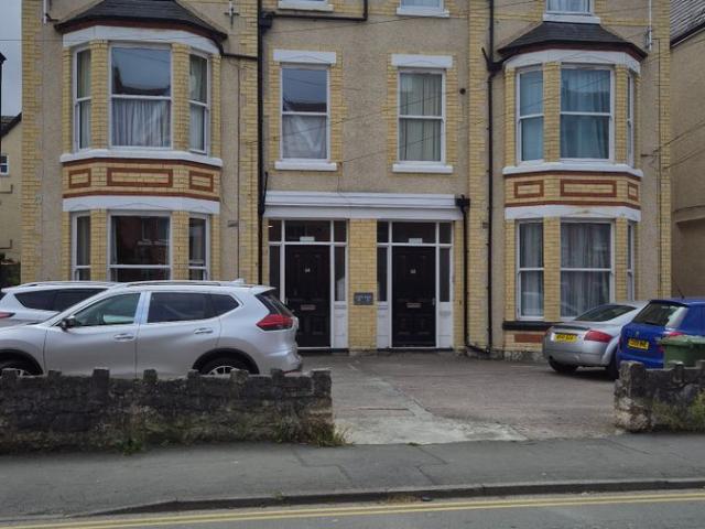 Greenfield Road, Colwyn Bay LL29, 2 bed flat to rent, £650 pcm | PrimeLocation