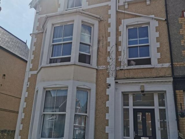 Greenfield Road, Colwyn Bay LL29, 2 bed flat to rent, £750 pcm | PrimeLocation
