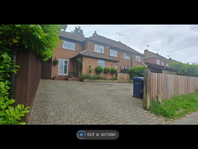 Greenfield Road, Farnham GU9, 4 bed semi detached house to rent, £2,550 pcm | PrimeLocation