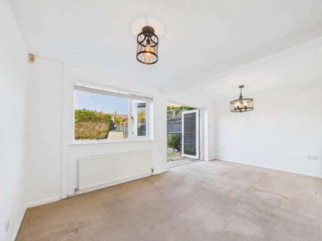 Greenfields Way, Horsham, RH12