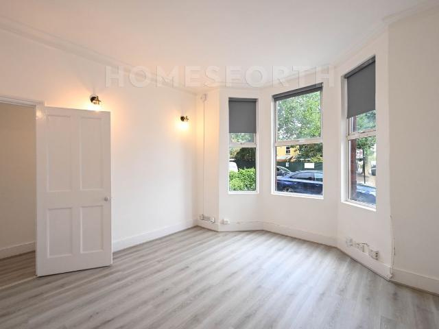 Greenford Avenue, Greenford W7, 2 bed flat to rent, £2,100 pcm | PrimeLocation