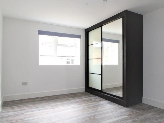 Greenford Road, Greenford, Middlesex UB6, 3 bed flat to rent, £2,100 pcm | PrimeLocation