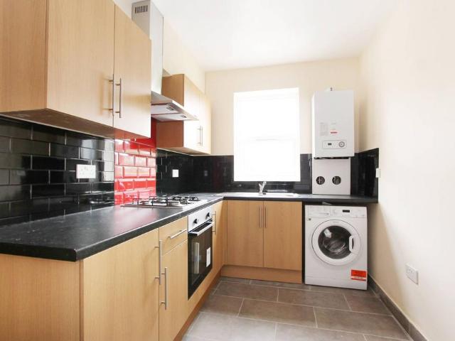 Greenford Road, Greenford, UB6 3 bed flat to rent £1,950 pcm £450 pw
