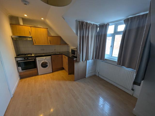Greenford Road, Sudbury Hill HA1, 1 bed maisonette to rent, £1,150 pcm | PrimeLocation