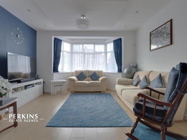 Greenford, UB6 3 bed terraced house to rent £2,449 pcm £565 pw