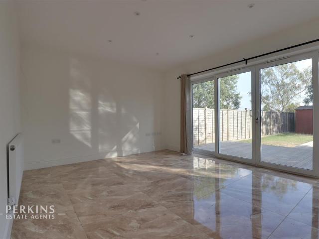 Greenford UB6, 6 bed semi detached house to rent, £3,850 pcm | PrimeLocation