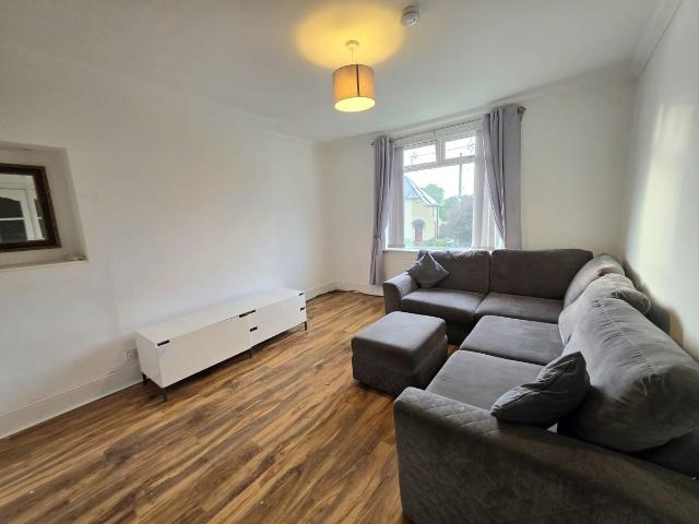 Greengairs Road, Greengairs, North Lanarkshire ML6, 2 bed flat to rent, £695 pcm | PrimeLocation