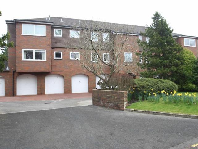 Greenhall Mews, Wilmslow, Cheshire 2 bed apartment to rent £1,395 pcm £322 pw
