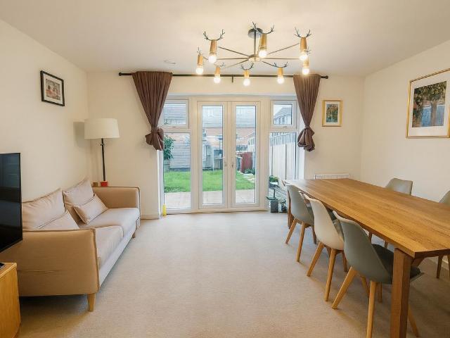 Greenham Avenue, Reading RG2, 3 bed terraced house to rent, £2,000 pcm | PrimeLocation