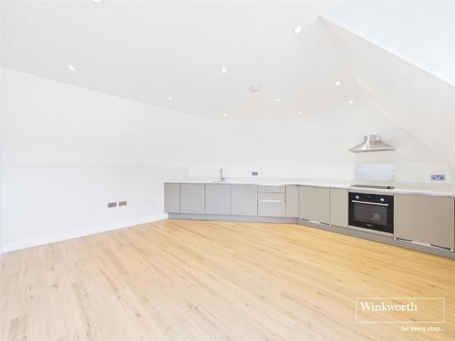 Greenham Road, Newbury, Berkshire, RG14 2 bed apartment to rent £1,395 pcm £322 pw
