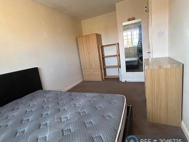 Greenhaven Drive, London, SE28 1 bed in a house share to rent £800 pcm £185 pw