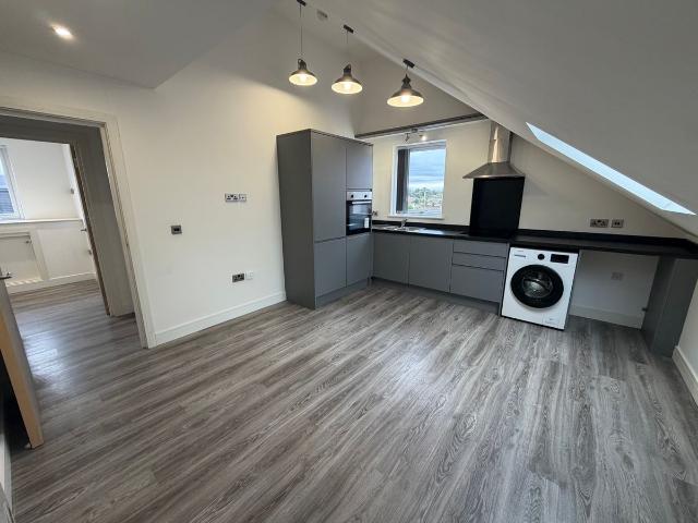 Greenhill Lane, Alfreton DE55, 2 bed flat to rent, £725 pcm | PrimeLocation