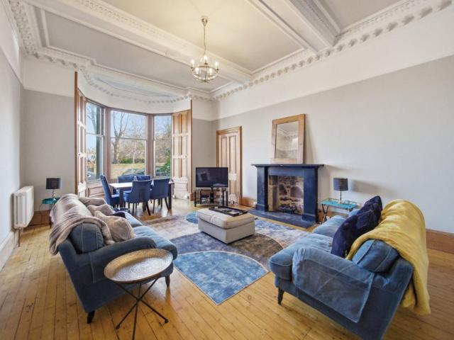 Greenhill Place, Edinburgh, EH10 3 bed flat to rent £3,450 pcm £796 pw