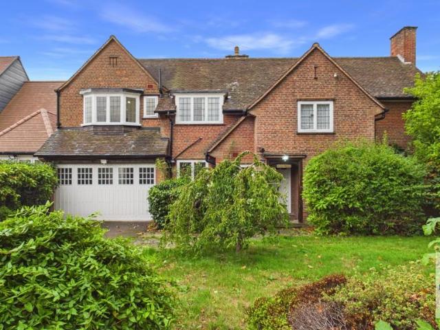 Greenhill Road, Wylde Green 5 bed detached house to rent £2,500 pcm £577 pw