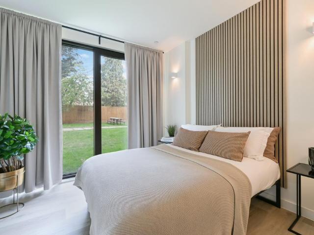 Greenhill Way, Harrow HA1 Studio to rent £1,265 pcm £292 pw