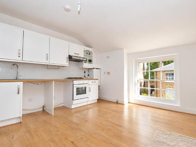 Greenhill Terrace, London 1 bed apartment to rent £1,450 pcm £335 pw