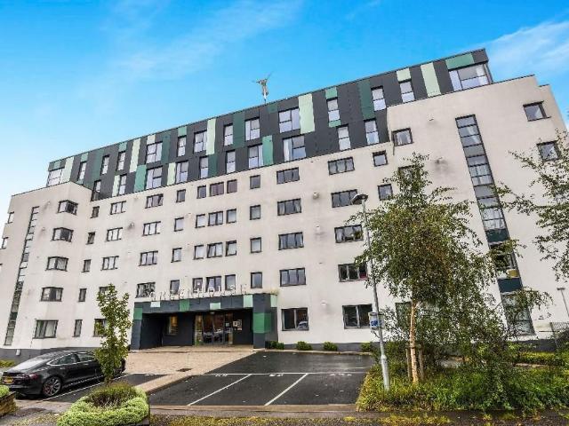 Greenhouse, Leeds LS11, 2 bed flat to rent, £900 pcm | PrimeLocation