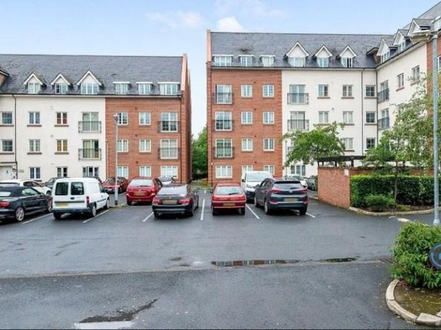 Greenings Court, Warrington, WA2 2 bed flat to rent £895 pcm £207 pw