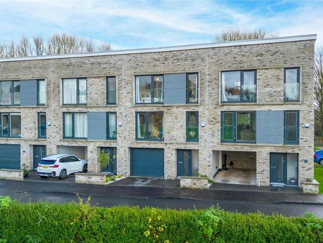 Greenknowe Road, Glasgow, G43 4 bed terraced house to rent £2,250 pcm £519 pw
