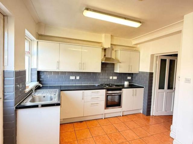 Greenland Crescent, Southall UB2, 4 bed terraced house to rent, £2,999 pcm | PrimeLocation