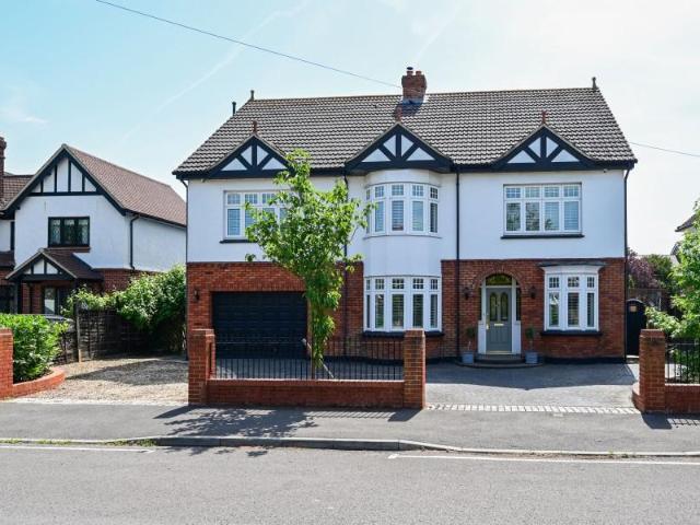 Greenlands Road, Staines Upon Thames. 7 bed detached house to rent £5,950 pcm £1,373 pw